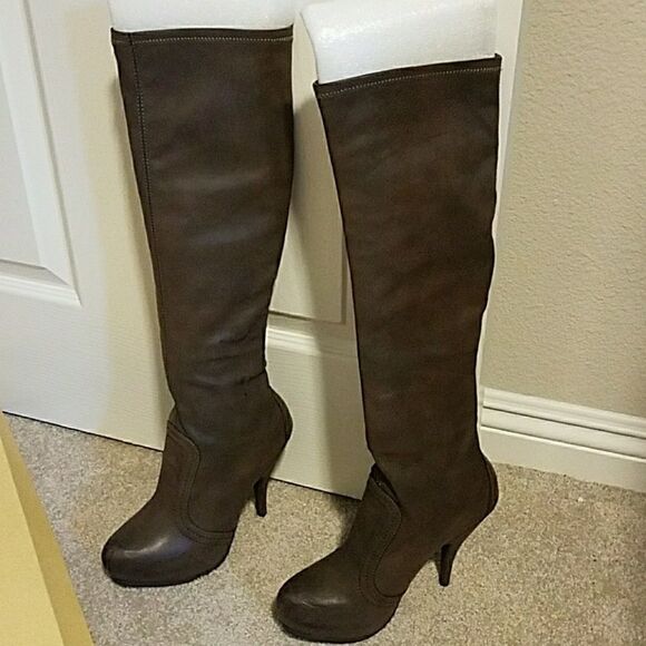 Max Studio over the knee boots - Picture 1 of 8